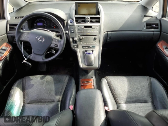 2010 Lexus HS 250h z VIN JTHBB1BA6A2011975, wystawiony jako Copart lot #58783405 z przebiegiem 203 191 mil mil oraz Tytuł czysty. Historia ofert i sprzedaży dostępna na DreamBid. Obrazek 8.
