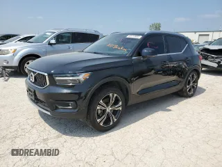 2022 Volvo XC40 Inscription z VIN YV4162UL1N2786936, wystawiony jako Copart lot #68113654 z przebiegiem 14 787 mil mil oraz Szkoda całkowita • Salvage title. Historia ofert i sprzedaży dostępna na DreamBid. Obrazek 1.