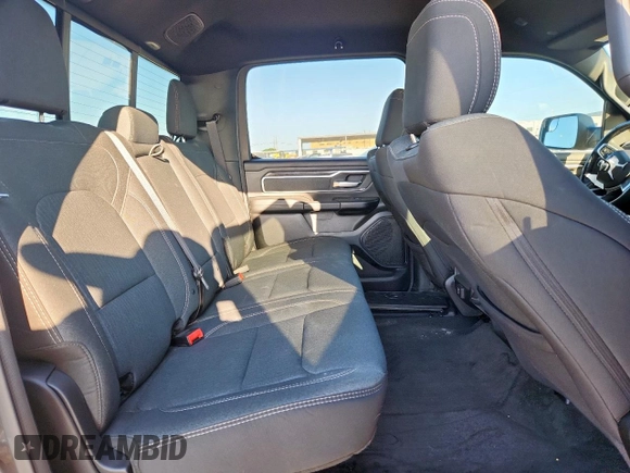 2020 Ram 1500 Big Horn z VIN 1C6SRFFT7LN162323, wystawiony jako Copart lot #60523115 z przebiegiem 25 268 mil mil oraz Szkoda całkowita • Salvage title. Historia ofert i sprzedaży dostępna na DreamBid. Obrazek 10.
