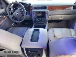 2008 Chevrolet Avalanche 3LT z VIN 3GNEC120X8G262669, wystawiony jako Copart lot #63563495 z przebiegiem 301 581 mil mil oraz Szkoda całkowita • Salvage title. Historia ofert i sprzedaży dostępna na DreamBid. Obrazek 8.