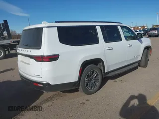 2023 Jeep Wagoneer Series II с VIN 1C4SJSBP7PS568384, выставлен на аукционе IAAI как лот 41146223 с пробегом 55 245 миль миль и . История ставок и продаж доступна на DreamBid. Изображение 4.