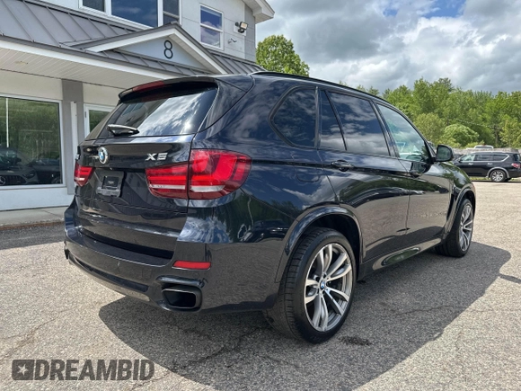2015 BMW X5 xDrive50i z VIN 5UXKR6C56F0J75840, wystawiony jako IAAI lot #42409738 z przebiegiem 178 875 mil mil oraz . Historia ofert i sprzedaży dostępna na DreamBid. Obrazek 4.