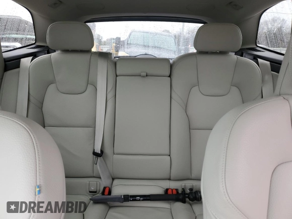 2023 Volvo XC60 Plus Dark Theme with VIN YV4L12RW0P1346161, listed as a Copart auction lot 81305814 with 16,573 mi miles and Clean Title. Bid and sale history available at carsss.com. Image 10.