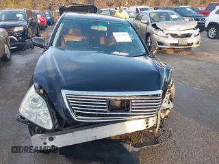 2005 Lexus LS 430 with VIN JTHBN36F855005771, listed as a IAAI auction lot 41233919 with 273,798 mi miles. Bid and sale history available at carsss.com. Image 12.