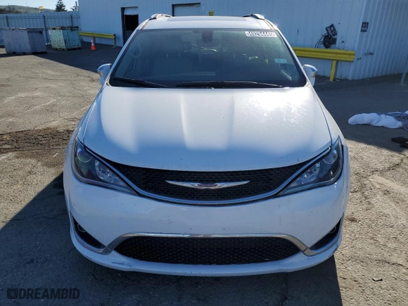 2020 Chrysler Pacifica Limited with VIN 2C4RC1GG7LR171829, listed as a Copart auction lot 49294445 with 113,015 mi miles and Clean Title. Bid and sale history available at carsss.com. Image 5.