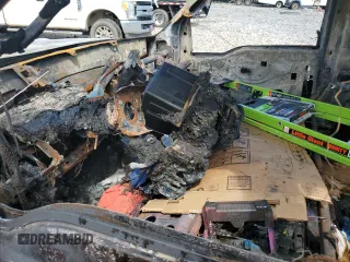 2006 Ford F-250 XL z VIN 1FTSX21576ED46732, wystawiony jako Copart lot #59038184 z przebiegiem Nie podano mil oraz Nie do naprawy • Non repairable. Historia ofert i sprzedaży dostępna na DreamBid. Obrazek 7.