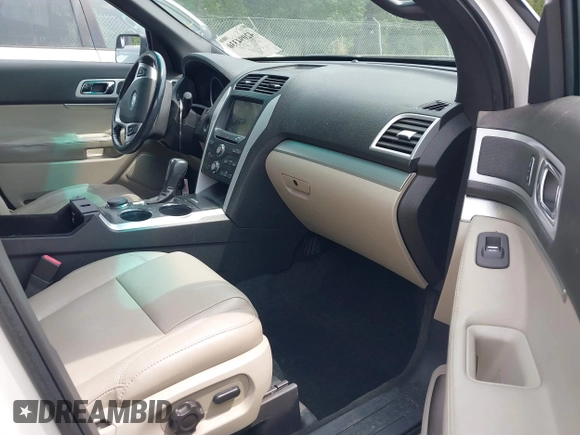 2011 Ford Explorer XLT with VIN 1FMHK8D89BGA79010, listed as a IAAI auction lot 42094330 with 381,624 mi miles and . Bid and sale history available at DreamBid. Image 5.