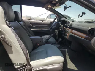 2006 Chrysler Sebring Touring z VIN 1C3EL55R66N257245, wystawiony jako Copart lot #59061145 z przebiegiem 75 349 mil mil oraz Czysty tytuł • Clean title. Historia ofert i sprzedaży dostępna na DreamBid. Obrazek 10.