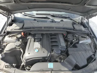 2009 BMW 3 Series 328i z VIN WBAPH77589NM47268, wystawiony jako Copart lot #57877405 z przebiegiem 157 930 mil mil oraz Szkoda całkowita • Salvage title. Historia ofert i sprzedaży dostępna na DreamBid. Obrazek 11.