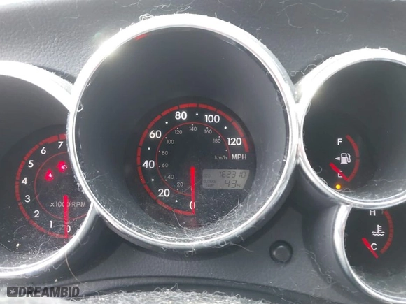 2008 Pontiac Vibe with VIN 5Y2SL65838Z408999, listed as a IAAI auction lot 41701046 with 162,310 mi miles. Bid and sale history available at carsss.com. Image 7.