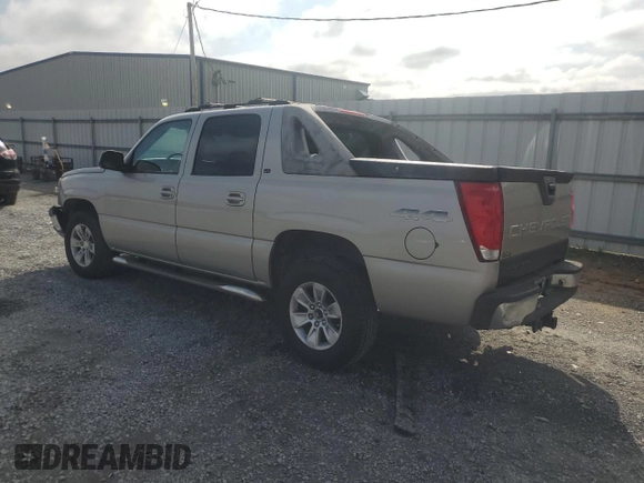 2005 Chevrolet Avalanche Z71 with VIN 3GNEK12Z75G229433, listed as a Copart auction lot 61135565 with 157,657 mi miles and Salvage title. Bid and sale history available at DreamBid. Image 2.