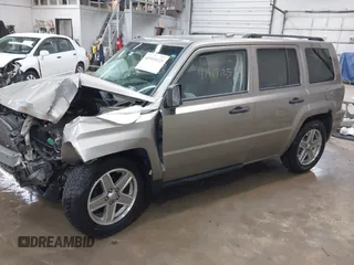 2008 Jeep Patriot Sport with VIN 1J8FT28WX8D549644, listed as a IAAI auction lot 41919125 with 125,859 mi miles. Bid and sale history available at carsss.com. Image 18.