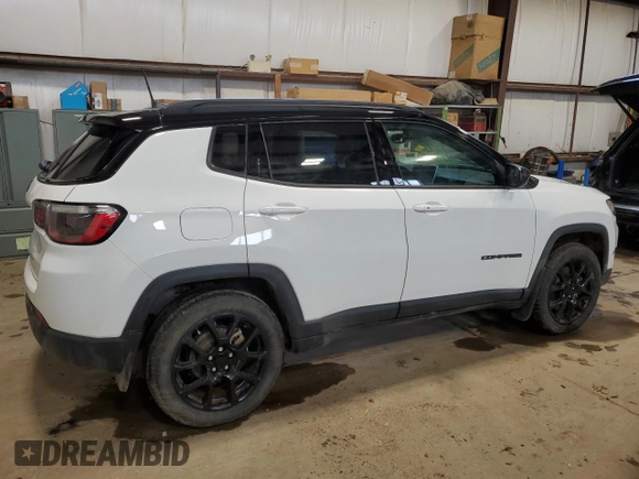2024 Jeep Compass Latitude Lux with VIN 3C4NJDFNXRT151120, listed as a Copart auction lot 48513695 with 18,694 mi miles and Clean title. Bid and sale history available at DreamBid. Image 3.
