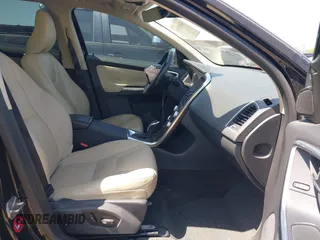 2016 Volvo XC60 T5 Drive-E Premier с VIN YV440MDK3G2899307, выставлен на аукционе IAAI как лот 42003554 с пробегом 71 642 миль миль и . История ставок и продаж доступна на DreamBid. Изображение 5.