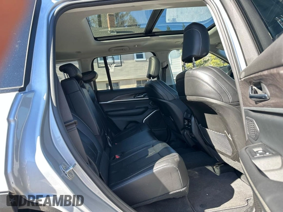 2024 Jeep Grand Cherokee with VIN 1C4RJYB6XR8958047, listed as a Copart auction lot 48482685 with 28,497 mi miles and Clean title. Bid and sale history available at DreamBid. Image 5.