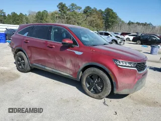 2023 Kia Sorento LX z VIN 5XYRG4LC5PG197607, wystawiony jako Copart lot #50790925 z przebiegiem 34 041 mil mil oraz Czysty tytuł • Clean title. Historia ofert i sprzedaży dostępna na DreamBid. Obrazek 4.