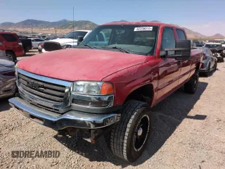 2004 GMC Sierra 2500HD SLT z VIN 1GTHK23124F109740, wystawiony jako Copart lot #62338015 z przebiegiem 256 670 mil mil oraz Czysty tytuł • Clean title. Historia ofert i sprzedaży dostępna na DreamBid. Obrazek 1.
