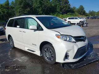 2019 Toyota Sienna XLE Auto Access Seat z VIN 5TDYZ3DC7KS979028, wystawiony jako IAAI lot #42438264 z przebiegiem 57 163 mil mil oraz . Historia ofert i sprzedaży dostępna na DreamBid. Obrazek 1.