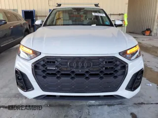 2023 Audi Q5 S line Premium Plus with VIN WA1E2AFY8P2128031, listed as a Copart auction lot 82355774 with 23,909 mi miles and Clean title. Bid and sale history available at DreamBid. Image 5.