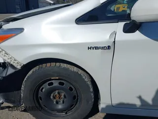 2015 Toyota Prius Four z VIN JTDKN3DU9F1875847, wystawiony jako IAAI lot #41937117 z przebiegiem 150 735 mil mil oraz . Historia ofert i sprzedaży dostępna na DreamBid. Obrazek 18.