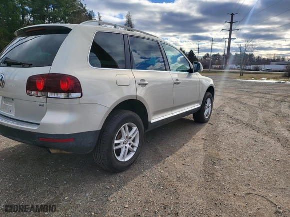 2008 Volkswagen Touareg 2 V6 with VIN WVGBE77L58D004211, listed as a Copart auction lot 84049444 with 151,799 mi miles and Clean Title. Bid and sale history available at carsss.com. Image 4.