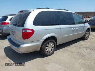 2007 Chrysler Town & Country Touring with VIN 2A8GP54L27R358317, listed as a IAAI auction lot 42492735 with 138,165 mi miles and . Bid and sale history available at DreamBid. Image 4.