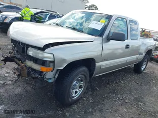 2001 Chevrolet Silverado 1500 LT with VIN 1GCEK19T31Z137434, listed as a IAAI auction lot 41592047 with 246,705 mi miles. Bid and sale history available at carsss.com. Image 18.