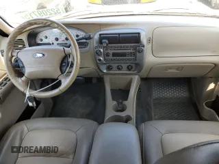 2005 Ford Explorer Sport Trac XLS with VIN 1FMDU77K35UA00852, listed as a Copart auction lot 52209715 with 247,583 mi miles and Salvage title. Bid and sale history available at DreamBid. Image 8.