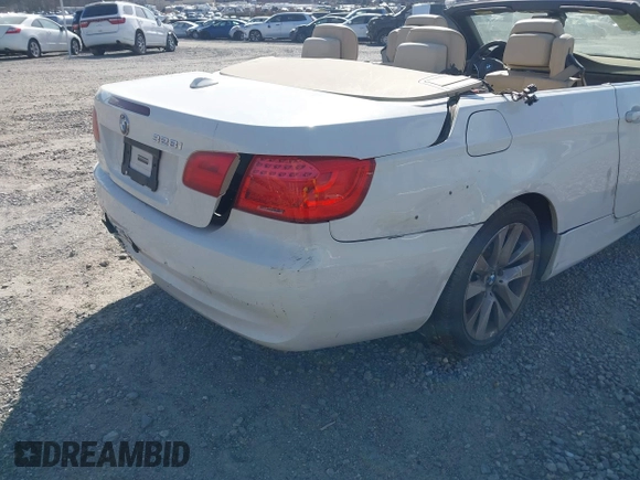 2011 BMW 3 Series 328i with VIN WBADW3C52BE539201, listed as a IAAI auction lot 41572349 with 205,932 mi miles. Bid and sale history available at carsss.com. Image 15.