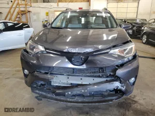 2018 Toyota RAV4 XLE with VIN JTMRFREV1JJ736777, listed as a Copart auction lot 52329605 with 60,069 mi miles and Salvage Title. Bid and sale history available at carsss.com. Image 5.