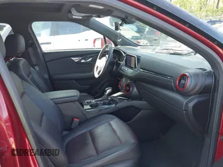 2019 Chevrolet Blazer RS z VIN 3GNKBJRS7KS693603, wystawiony jako IAAI lot #42342389 z przebiegiem 54 641 mil mil oraz . Historia ofert i sprzedaży dostępna na DreamBid. Obrazek 5.