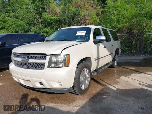 2010 Chevrolet Suburban LTZ with VIN 1GNUKKE38AR251895, listed as a IAAI auction lot 42020123 with 166,130 mi miles. Bid and sale history available at carsss.com. Image 17.