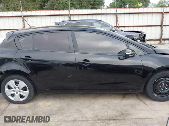 2016 Kia Forte LX z VIN KNAFK5A8XG5572550, wystawiony jako IAAI lot #42314657 z przebiegiem 113 265 mil mil oraz . Historia ofert i sprzedaży dostępna na DreamBid. Obrazek 14.