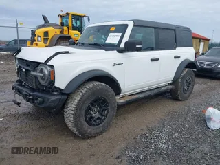 2022 Ford Bronco with VIN 1FMEE5DP5NLB79696, listed as a IAAI auction lot 41472980 with 42,227 mi miles. Bid and sale history available at carsss.com. Image 17.