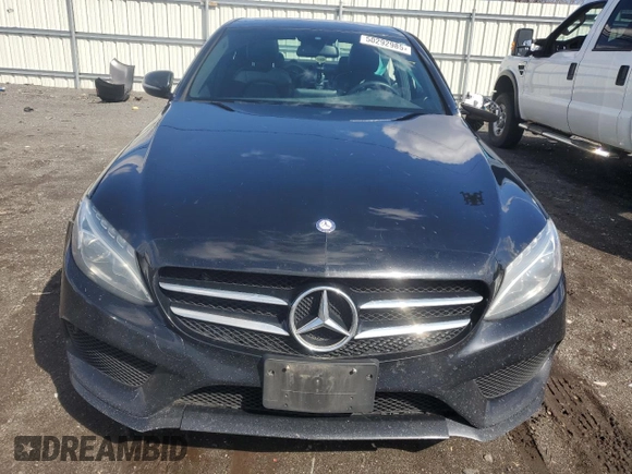 2016 Mercedes-Benz C 300 Luxury z VIN 55SWF4KB1GU171929, wystawiony jako Copart lot #50292985 z przebiegiem Nie podano mil oraz Szkoda całkowita • Salvage title. Historia ofert i sprzedaży dostępna na DreamBid. Obrazek 5.
