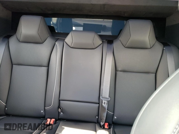 2024 Tesla Cybertruck z VIN 7G2CEHED8RA006307, wystawiony jako Copart lot #74118474 z przebiegiem 1773 mil mil oraz Szkody całkowita. Historia ofert i sprzedaży dostępna na DreamBid. Obrazek 10.