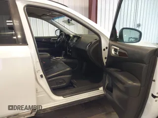 2014 Nissan Pathfinder SV with VIN 5N1AR2MM7EC687692, listed as a IAAI auction lot 42118491 with 175,209 mi miles. Bid and sale history available at carsss.com. Image 5.