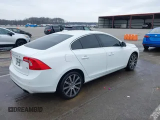 2015 Volvo S60 T6 Drive-E with VIN YV149MFK1F2366869, listed as a IAAI auction lot 41452923 with 98,005 mi miles. Bid and sale history available at carsss.com. Image 4.
