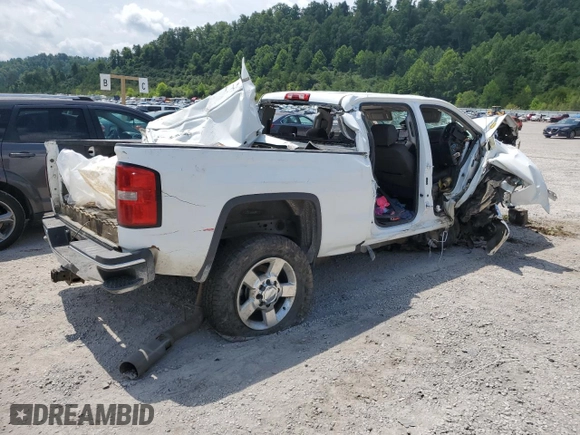 2018 GMC Sierra 2500HD Denali with VIN 1GT12SEY9JF231003, listed as a Copart auction lot 59562743 with 0 mi miles and Salvage Title. Bid and sale history available at carsss.com. Image 3.