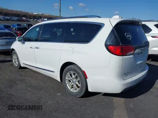 2020 Chrysler Pacifica Touring L z VIN 2C4RC1BG7LR139258, wystawiony jako IAAI lot #42037040 z przebiegiem 155 241 mil mil oraz . Historia ofert i sprzedaży dostępna na DreamBid. Obrazek 3.
