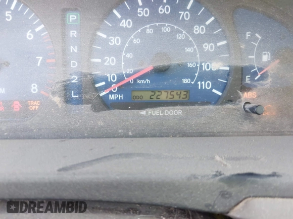 2001 Toyota Sienna LE with VIN 4T3ZF13C71U395907, listed as a IAAI auction lot 41935693 with 227,543 mi miles. Bid and sale history available at carsss.com. Image 7.
