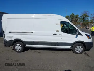 2022 Ford E-Transit Cargo with VIN 1FTBW9CK0NKA50238, listed as a IAAI auction lot 40785590 with 38,944 mi miles. Bid and sale history available at carsss.com. Image 13.