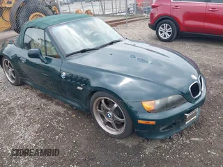 1999 BMW Z3 z VIN 4USCH3336XLF40956, wystawiony jako IAAI lot #41940092 z przebiegiem 198 612 mil mil oraz . Historia ofert i sprzedaży dostępna na DreamBid. Obrazek 1.