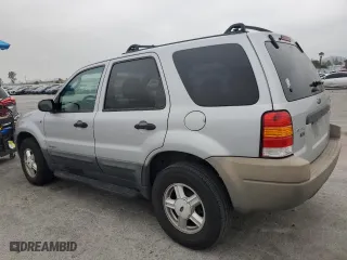 2002 Ford Escape XLT Choice with VIN 1FMYU03112KB30061, listed as a Copart auction lot 53195125 with 177,920 mi miles and Salvage Title. Bid and sale history available at carsss.com. Image 2.