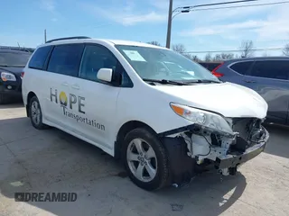 2020 Toyota Sienna LE Auto Access Seat с VIN 5TDKZ3DC2LS024290, выставлен на аукционе IAAI как лот 41828471 с пробегом 136 492 миль миль и . История ставок и продаж доступна на DreamBid. Изображение 1.
