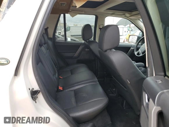 2010 Land Rover LR2 HSE z VIN SALFR2BN0AH161156, wystawiony jako Copart lot #47485615 z przebiegiem Nie podano mil oraz Szkoda całkowita • Salvage title. Historia ofert i sprzedaży dostępna na DreamBid. Obrazek 11.