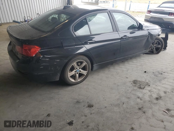2013 BMW 3 Series 328i xDrive с VIN WBA3B5G50DNS03790, выставлен на аукционе Copart как лот 64799365 с пробегом Не указан миль и Списание • Salvage title. История ставок и продаж доступна на DreamBid. Изображение 3.