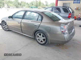 2003 Nissan Altima SE with VIN 1N4BL11D13C290488, listed as a IAAI auction lot 42357527 with 82,945 mi miles and . Bid and sale history available at DreamBid. Image 3.