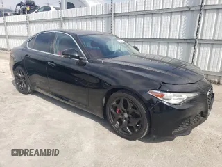 2019 Alfa Romeo Giulia z VIN ZARFAMAN9K7621522, wystawiony jako Copart lot #53130015 z przebiegiem 50 843 mil mil oraz Szkoda całkowita • Salvage title. Historia ofert i sprzedaży dostępna na DreamBid. Obrazek 4.