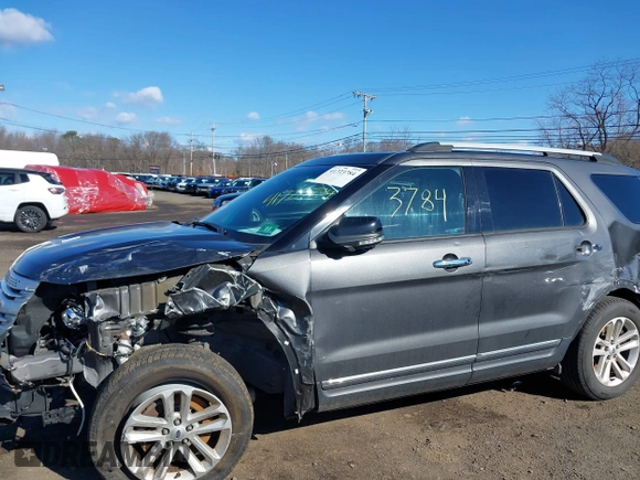 2015 Ford Explorer XLT with VIN 1FM5K8D8XFGA11517, listed as a IAAI auction lot 41723784 with 104,984 mi miles. Bid and sale history available at carsss.com. Image 17.